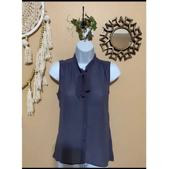 Levi's Blouse - Picture 1 of 7